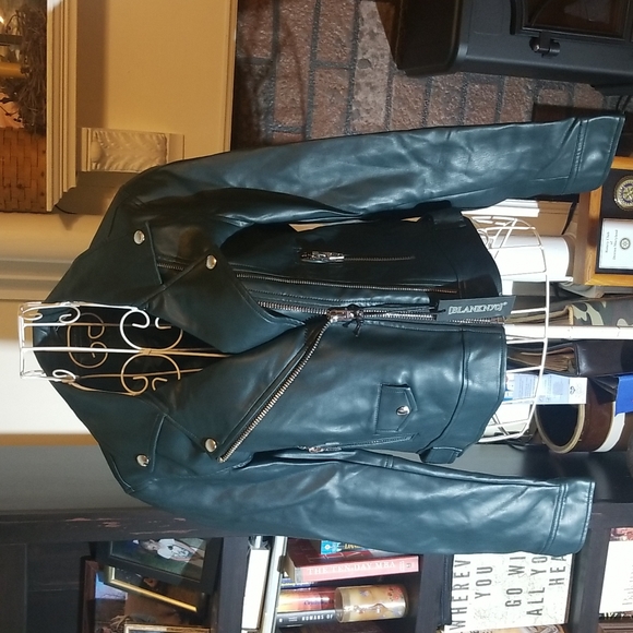 COVERGIRL❣️Blank NYC Green jacket - Picture 2 of 12